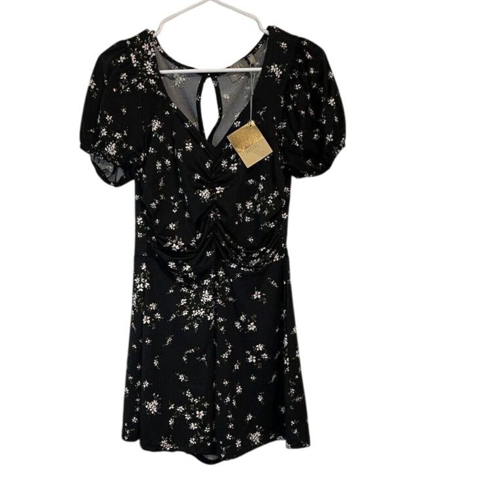 Floral Puff Sleeve‎ Romper Black White Daisy Print Ruched Front Summer Playsuit